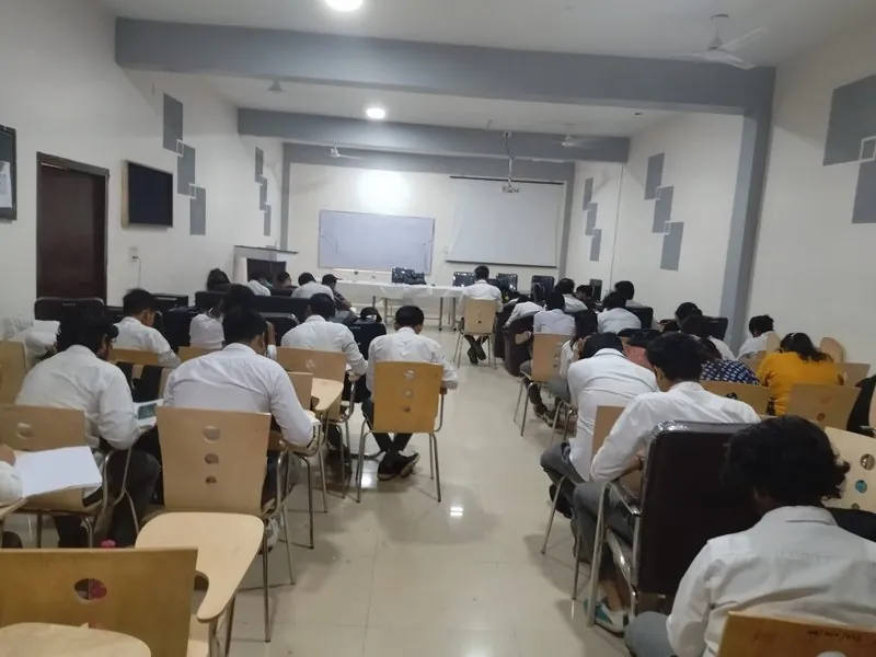 Shortcut Maths CAT coaching classroom at Jadavpur centre